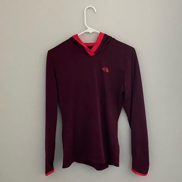 Women’s The North Face Red and Burgundy Lightweight Hoodie Size Small - Picture 1 of 4